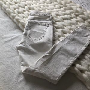 White skinny jeans